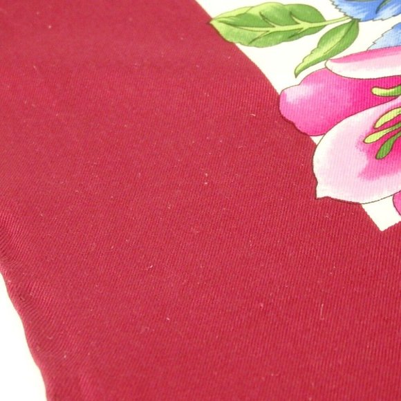 Authentic GUCCI Flora floral pattern scarf silk [Used] - Picture 9 of 11